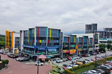 Ecohill Walk Mall, Setia Ecohill