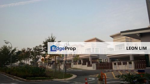 Nilai Spring Villas, 2 storey Semi-D , renovated & partly furnished, near Mesamall, Aeon Mall, Negeri Sembilan, Nilai