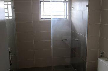 Evira @ Warisan Puteri