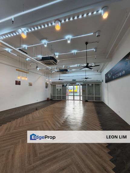 Ecohill Walk Mall Semenyih ,facing mainroad, partly furnished, centrailized aircond, Selangor, Semenyih