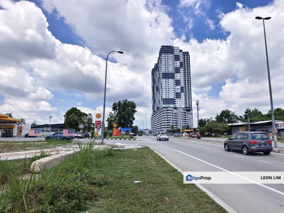 Kajang/Bangi Jalan Reko Commericla land facing mainroad, suitable for showroom, sport centre, food court, warehouse , Selangor, Kajang