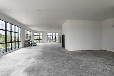 Ivoris @ Eco Majestic