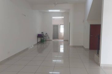 Evira @ Warisan Puteri