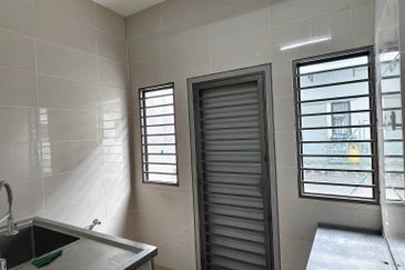 Evira @ Warisan Puteri