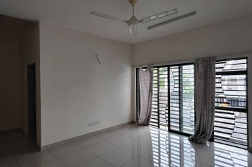 Evira @ Warisan Puteri