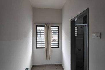 Evira @ Warisan Puteri