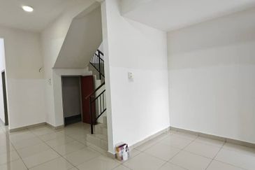 Evira @ Warisan Puteri