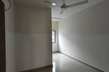 Evira @ Warisan Puteri