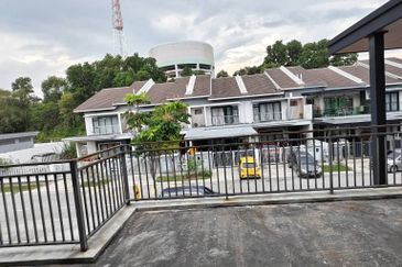 Evira @ Warisan Puteri