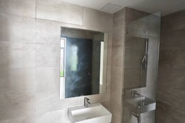 Henna Residence @ The Quartz