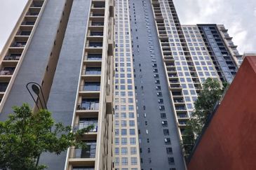 Henna Residence @ The Quartz