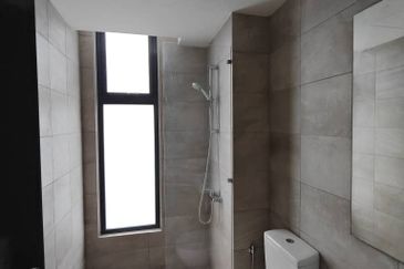 Henna Residence @ The Quartz