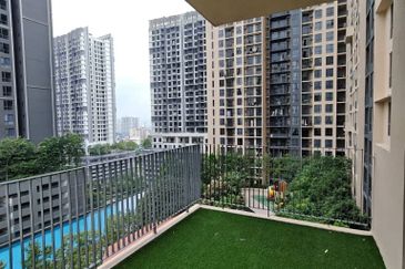 Henna Residence @ The Quartz