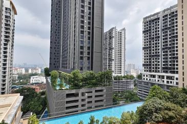 Henna Residence @ The Quartz