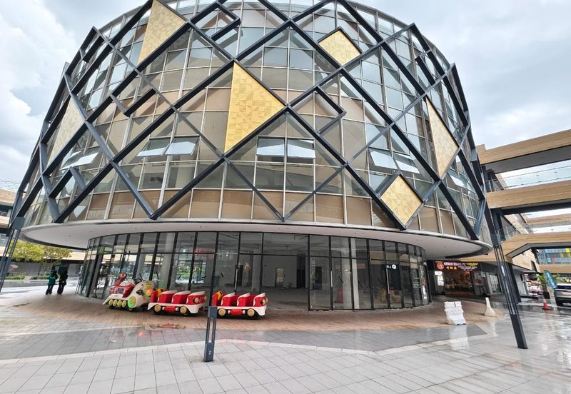 Ecohill Walk Mall, Setia Ecohill