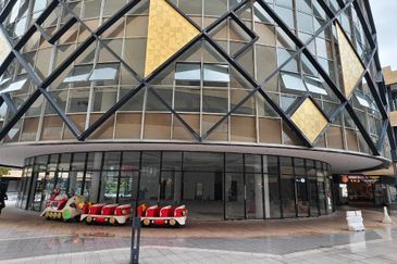 Ecohill Walk Mall, Setia Ecohill