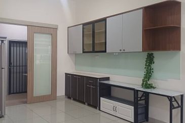 Evira @ Warisan Puteri