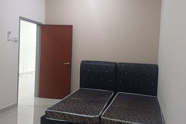 Evira @ Warisan Puteri