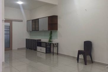 Evira @ Warisan Puteri