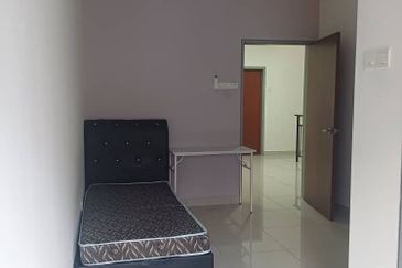 Evira @ Warisan Puteri