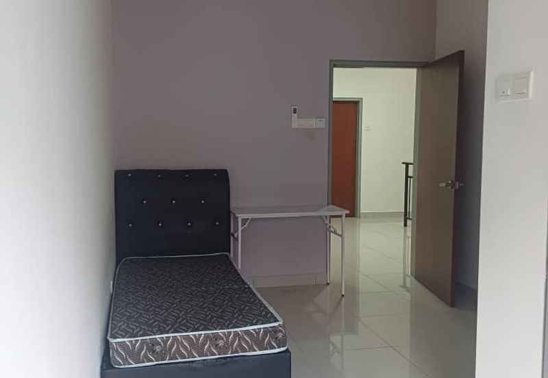 Evira @ Warisan Puteri