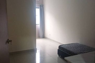 Evira @ Warisan Puteri