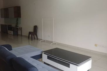 Evira @ Warisan Puteri