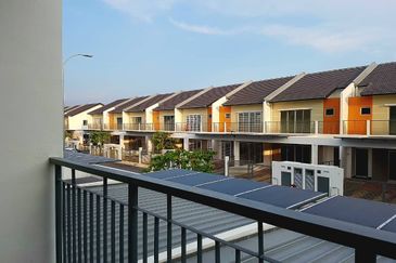 PELANGI HEIGHTS (TAMAN KAYANGAN)