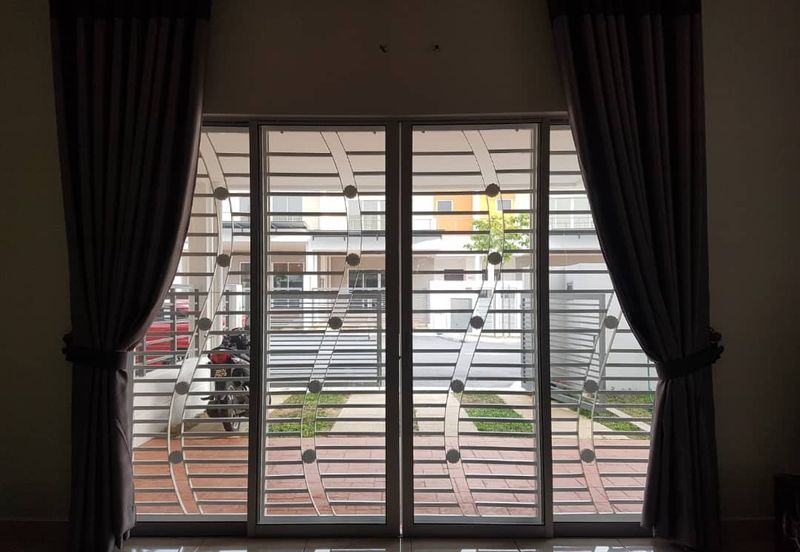 PELANGI HEIGHTS (TAMAN KAYANGAN)