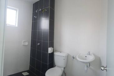 PELANGI HEIGHTS (TAMAN KAYANGAN)