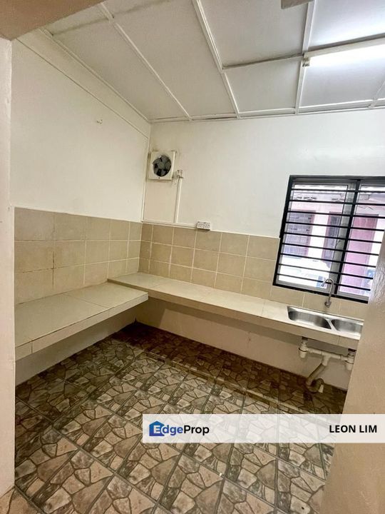 Taman Putra Indah, Seri Kembangan, 2 storey house, partly furnished , Selangor, Seri Kembangan