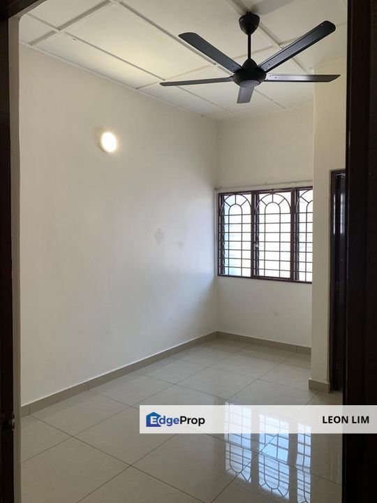 Taman Putra Indah, Seri Kembangan, 2 storey house, partly furnished , Selangor, Seri Kembangan