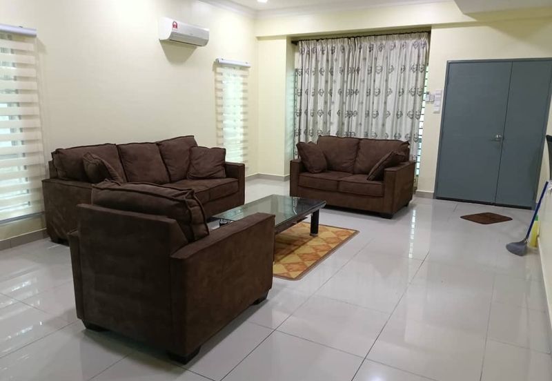 Taman Universiti Bangi, corner 3 storey house, fully furnished 