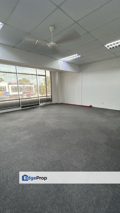 Taman Pelangi Semenyih 2, 1 st floor office space with partition room, Selangor, Semenyih