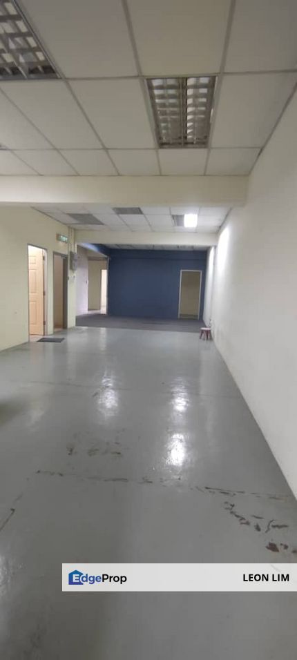 Taman Pelangi Semenyih 2, 1st floor shop office with partition room , Selangor, Semenyih