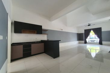 Parkfield Residences, Tropicana Heights