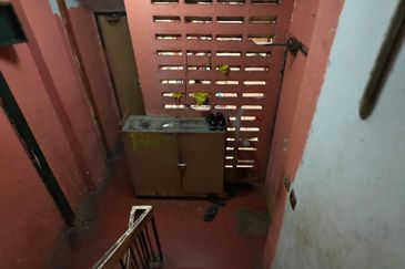 Brickfields, 5 storey shop office facing mainroad, Freehold, fully tenanted 