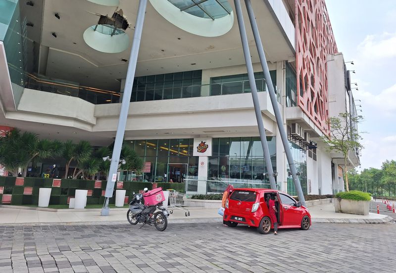 Pusat Komersial Arena Bintang, Ground floor [Corner] retail space