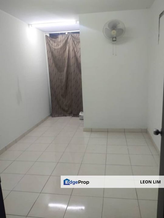 Bangi Avenue, Bandar Baru Bangi, 3 storey terrace, guarded & gated,7 Room7 Bathroom, Selangor, Bangi