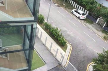 Jalan Damai KL City centre, 3 storey commercial building with roof top terrace, private lift and pool