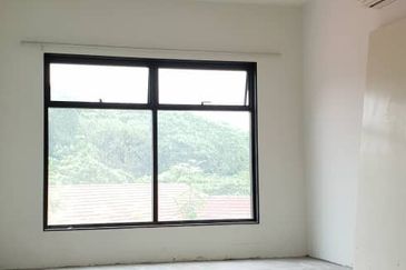 Jalan Damai KL City centre, 3 storey commercial building with roof top terrace, private lift and pool