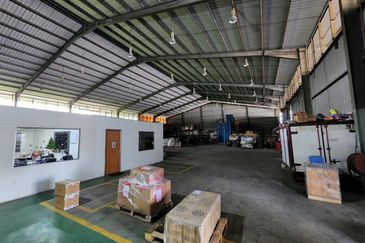 Warehouse at Subang Jaya, with office and meeting room 