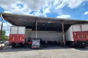 Warehouse at Subang Jaya, with office and meeting room 