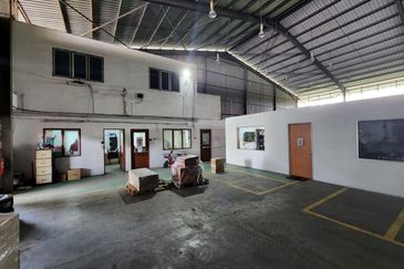 Warehouse at Subang Jaya, with office and meeting room 