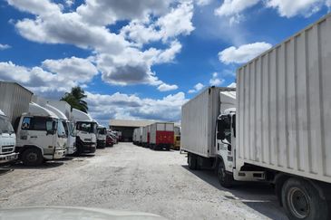 Warehouse at Subang Jaya, with office and meeting room 