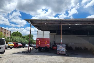 Warehouse at Subang Jaya, with office and meeting room 