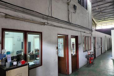 Warehouse at Subang Jaya, with office and meeting room 