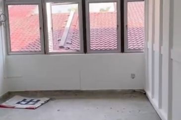 Jalan Ipoh KL , 1st floor shop office, renovated with partition room 