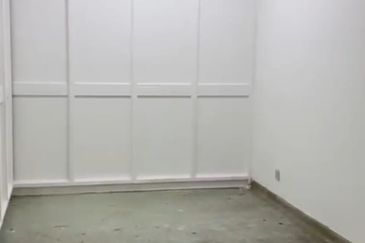 Jalan Ipoh KL , 1st floor shop office, renovated with partition room 