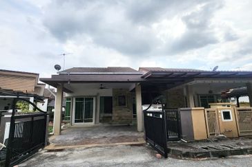 Bertam Lakehomes
